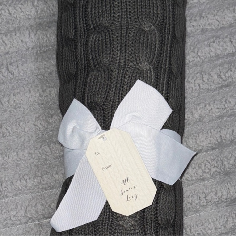 Elegant Gray Cable Knit Throw Blanket 50x60” - Picture 2 of 6